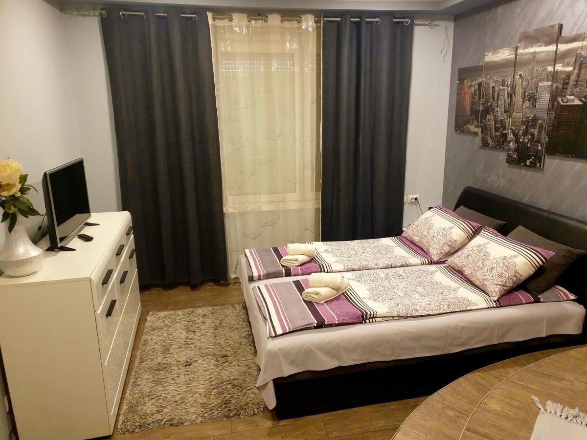Ceca Apartman Ni Exteriér fotografie