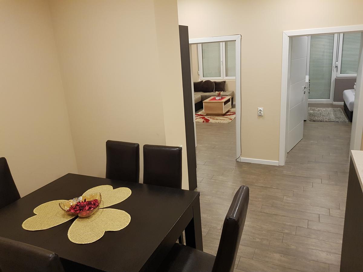 Ceca Apartman Ni Exteriér fotografie