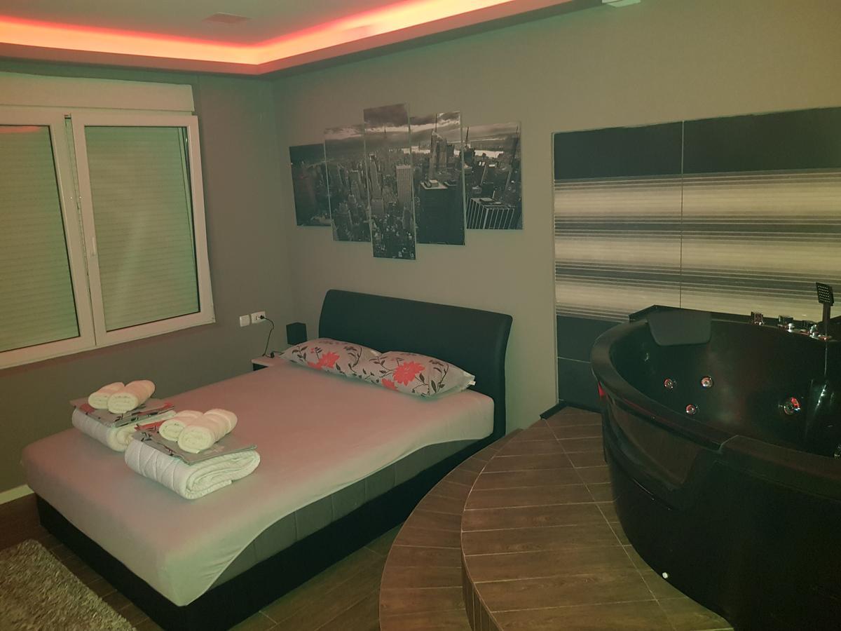 Ceca Apartman Ni Exteriér fotografie