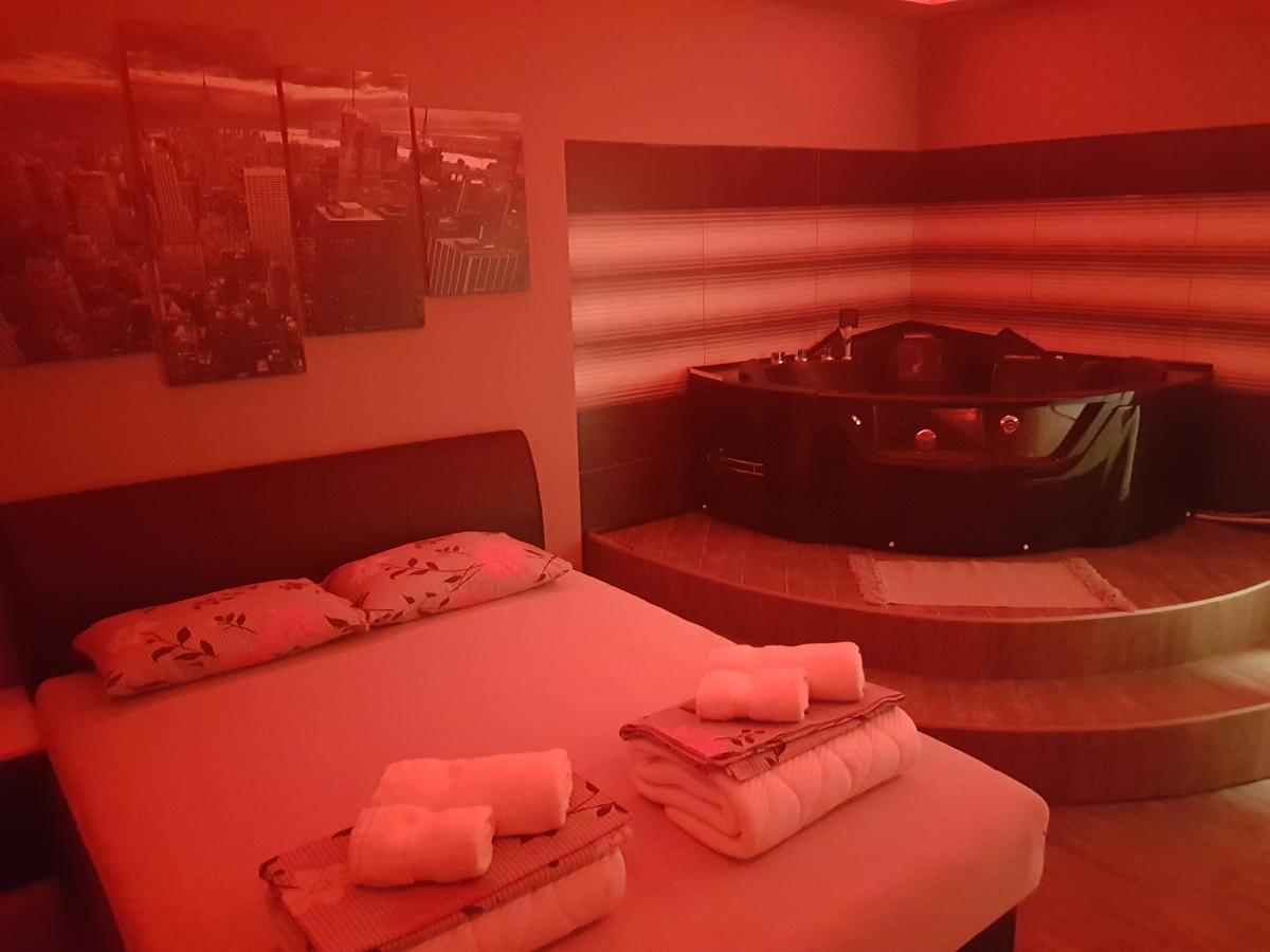 Ceca Apartman Ni Exteriér fotografie