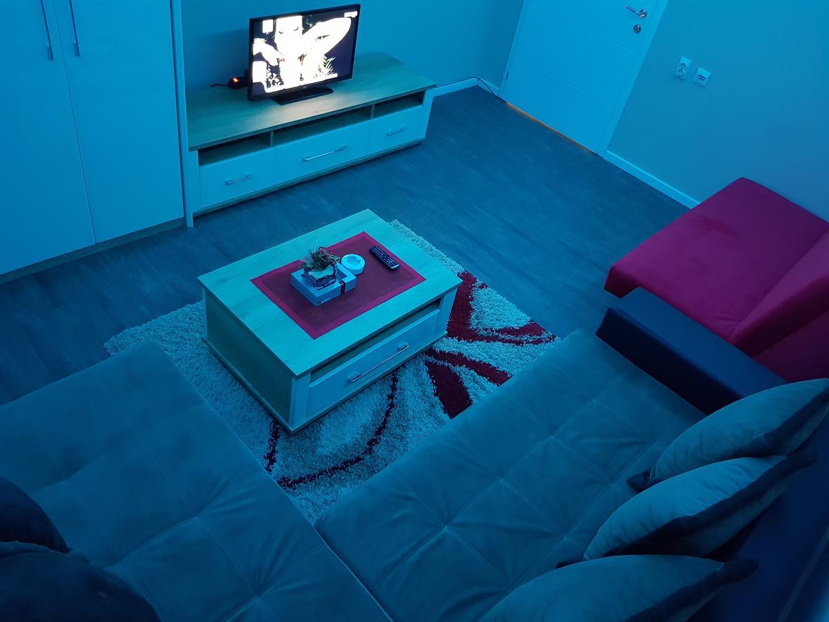 Ceca Apartman Ni Exteriér fotografie