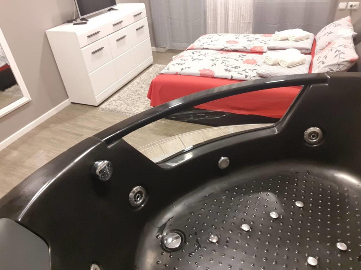 Ceca Apartman Ni Exteriér fotografie