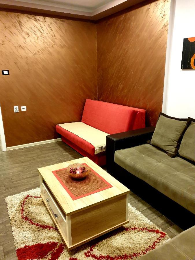 Ceca Apartman Ni Exteriér fotografie