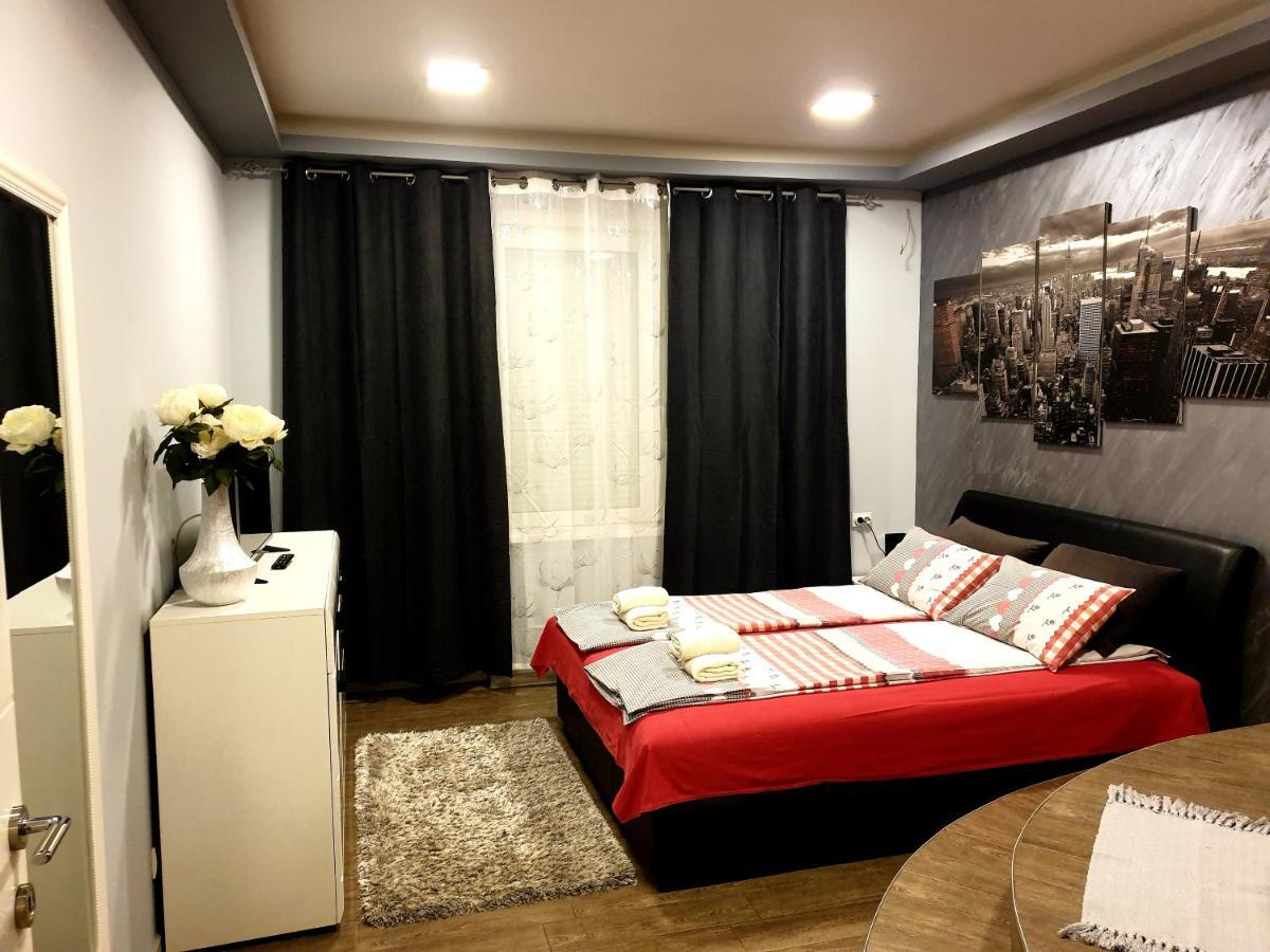Ceca Apartman Ni Exteriér fotografie